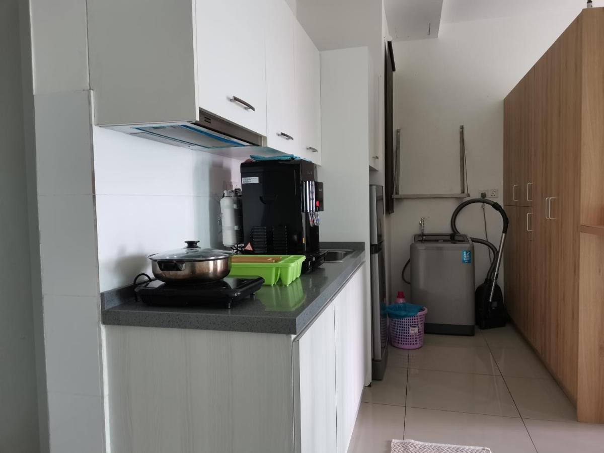 Studio Apartment Cyberjaya Near Bus Terminal Exterior photo